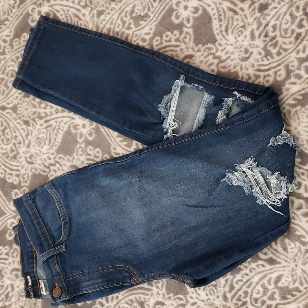 Fashion Nova distressed high waisted skinny jeans in size 13(W30)